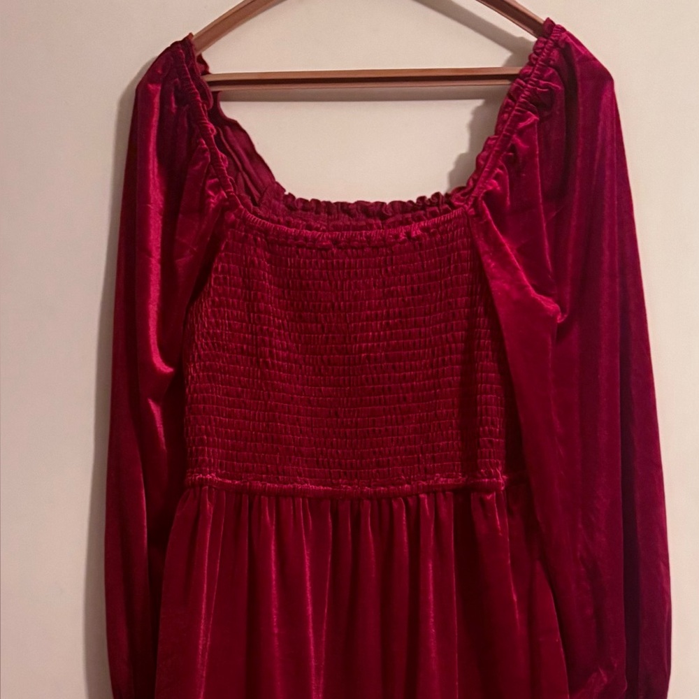 Elegant Red Velvet Long Sleeve Dress